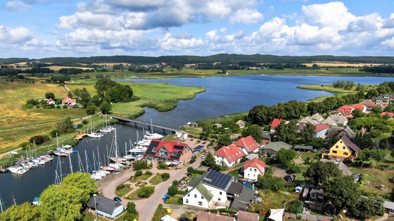 Meer geht immer! Exklusive Doppelhaushälfte direkt an der Marina von Seedorf