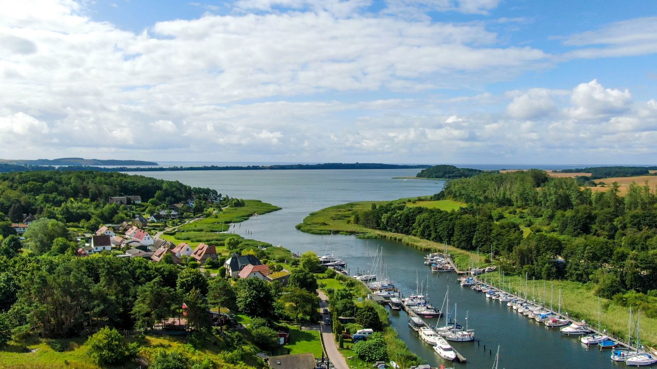 Meer geht immer! Exklusive Doppelhaushälfte direkt an der Marina von Seedorf