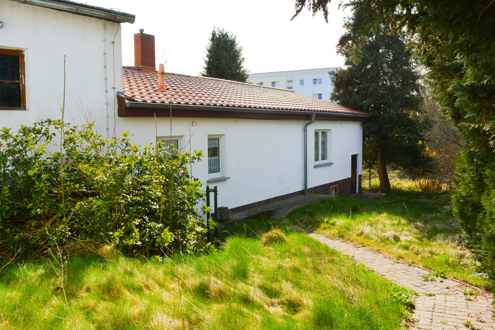 NEUER KAUFPREIS! Ein großes Fleckchen Grün in Sagard: Bungalow sucht neuen Eigentümer!