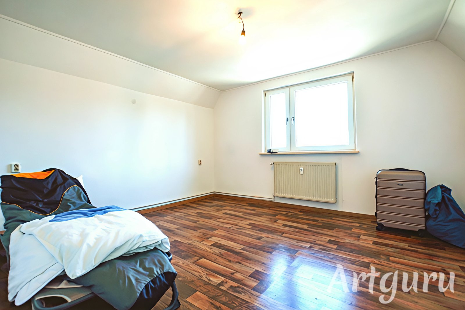 Charmante Doppelhaushälfte mit großzügigem Garten- ideal für Familien und Paare!