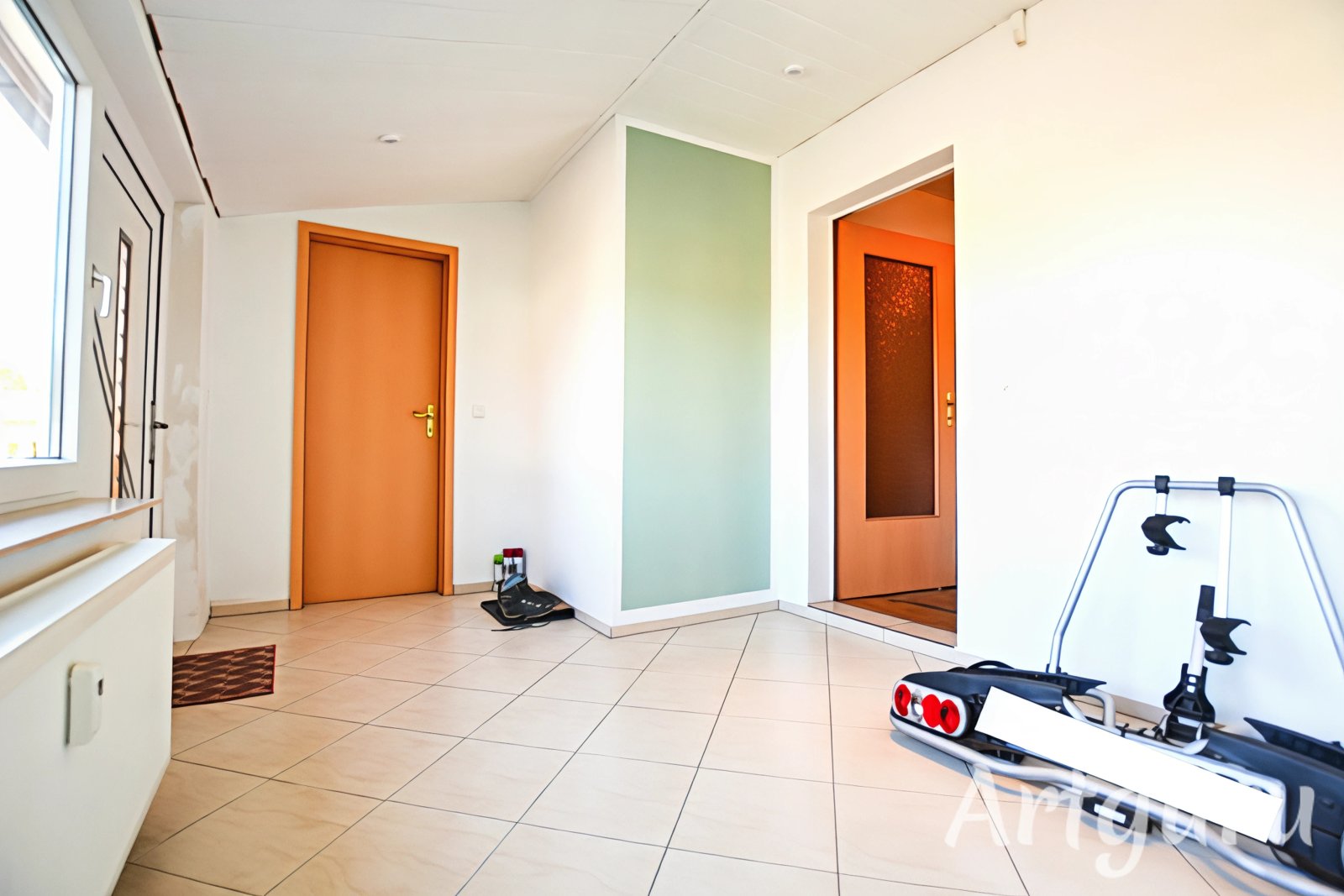 Charmante Doppelhaushälfte mit großzügigem Garten- ideal für Familien und Paare!