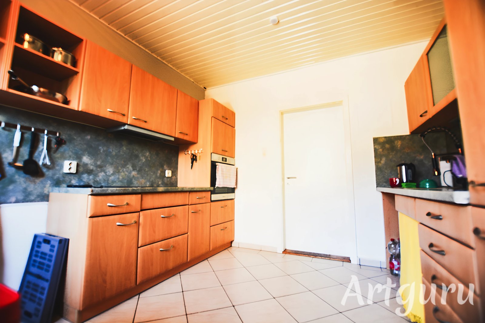 Charmante Doppelhaushälfte mit großzügigem Garten- ideal für Familien und Paare!