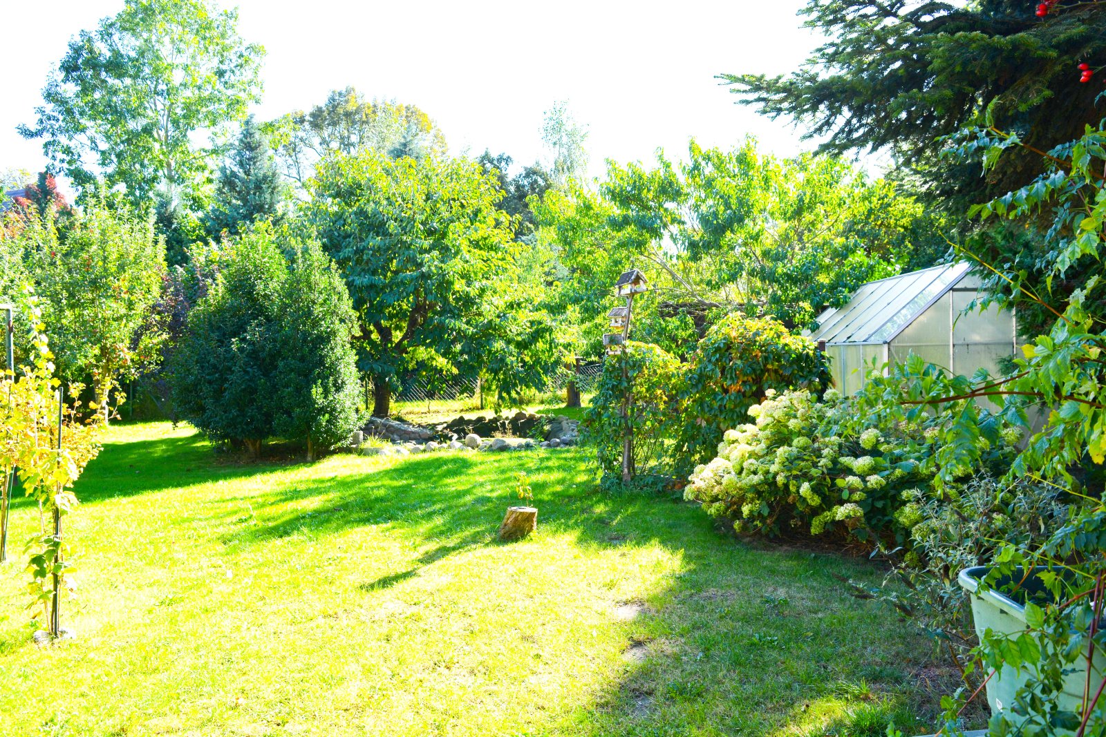 Charmante Doppelhaushälfte mit großzügigem Garten- ideal für Familien und Paare!