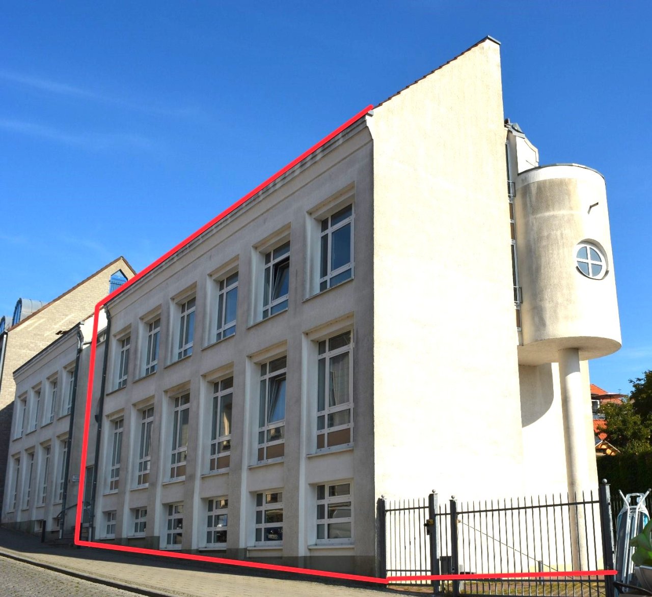 Kapitalanleger aufgepasst! Mehrfamilienhaus in bester Lage zu verkaufen!