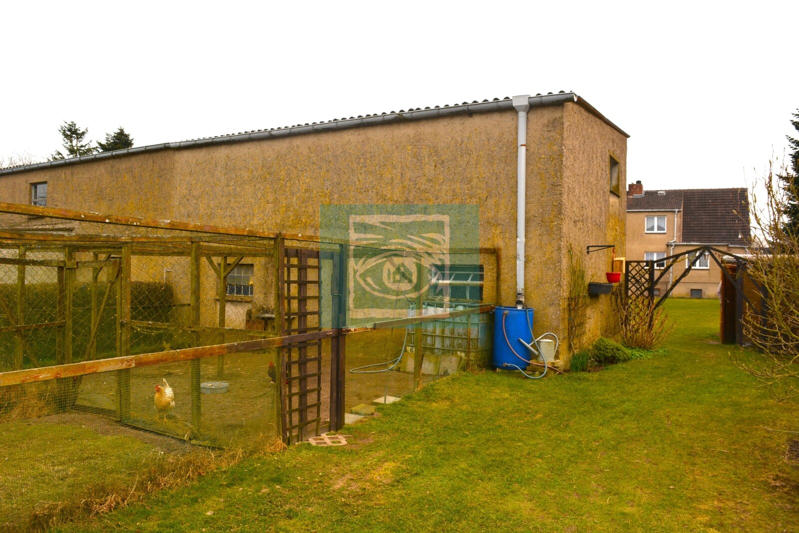 Große Doppelhaushälfte auf langestrecktem Areal in Stoltenhagen zu verkaufen!