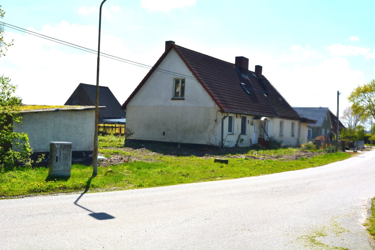 Ansicht straßenseitig Ansicht straßenseitig
