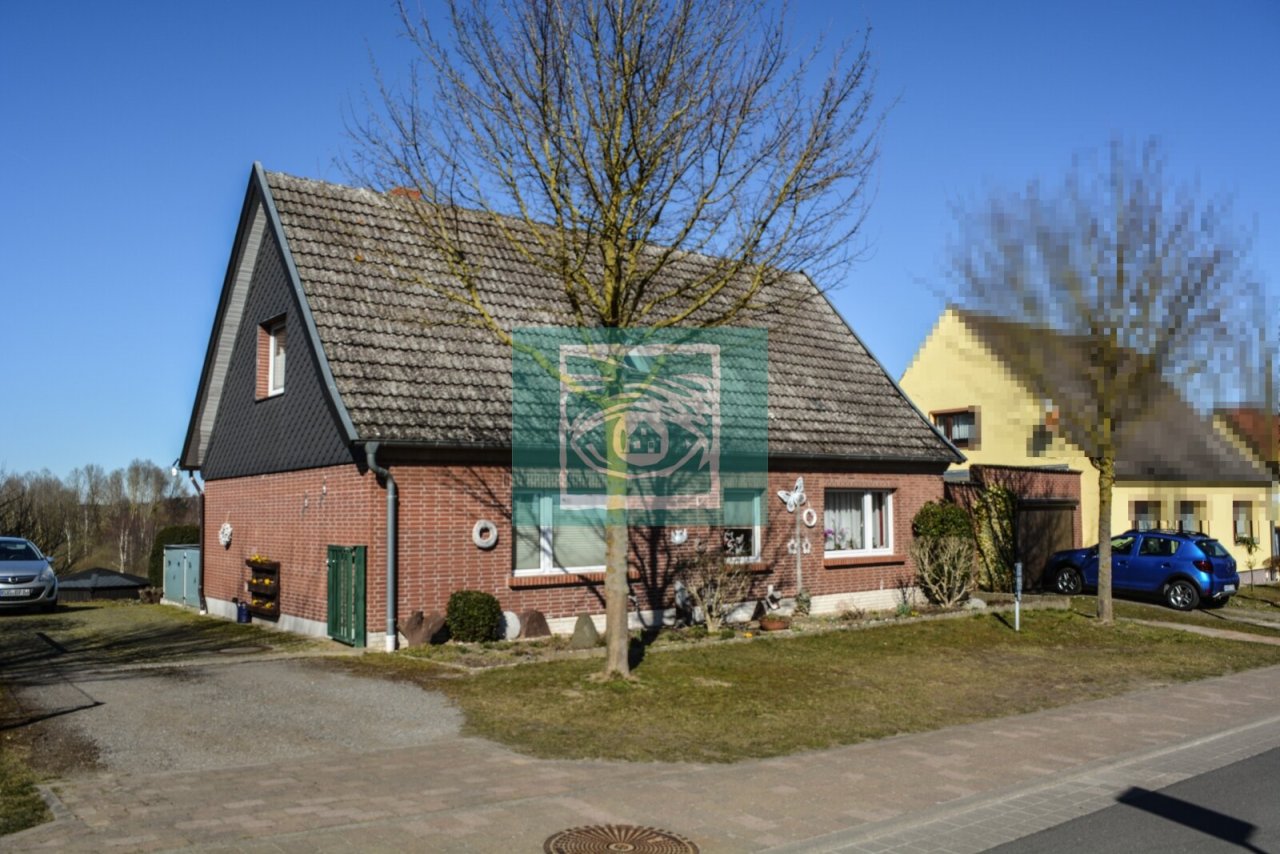 Haupthaus Straßenansicht Haupthaus Straßenansicht