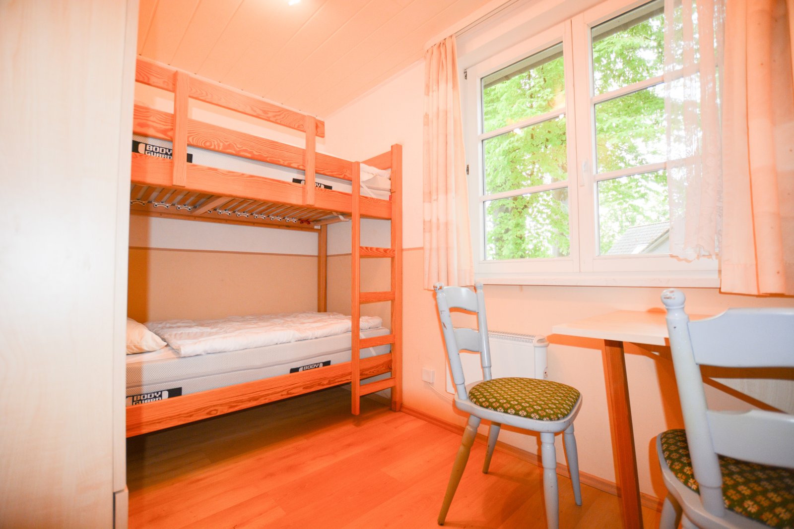 Bungalow D - kl. Schlafzimmer