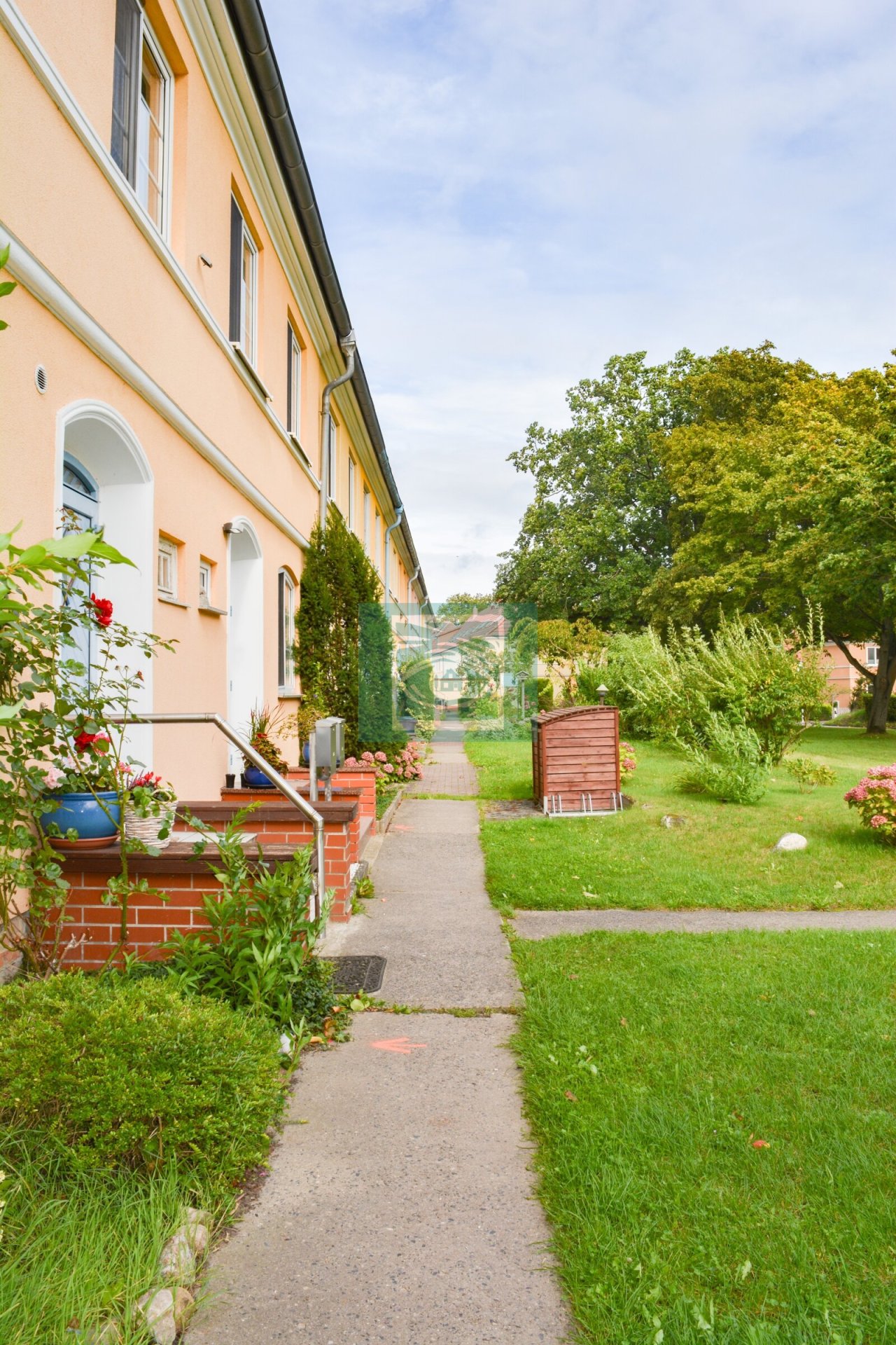 Zuwegung vorderseitig