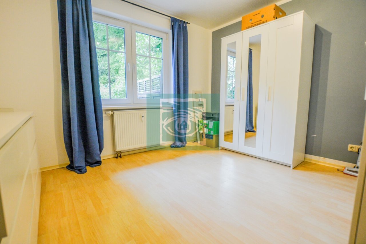 Zimmer Wohnung EG