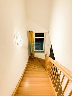 Treppe ins 1. OG