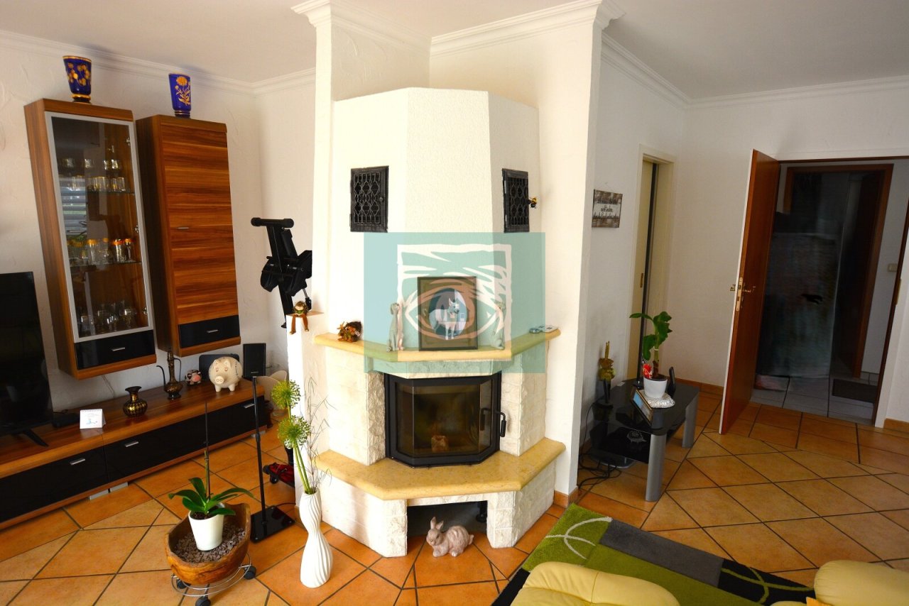 EG - Kamin im Wohnzimmer (außer Betrieb)