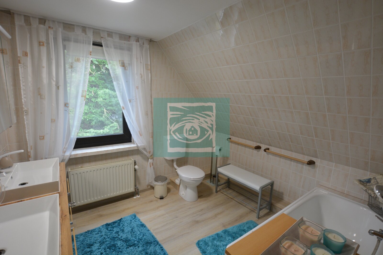 Mehrfamilienhaus - Badezimmer OG
